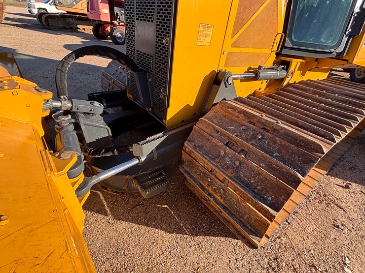 2022-deere-650k-lgp-image-13