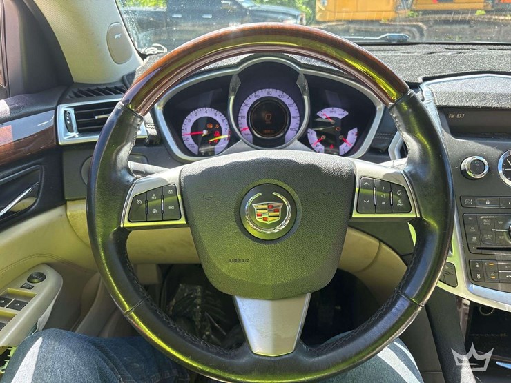 2010-cadillac-srx-image-14