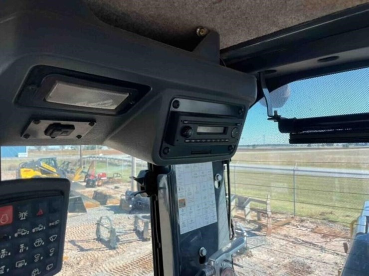 2018-deere-672g-image-31