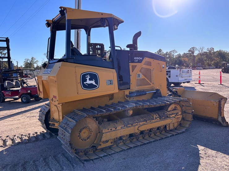 2022-deere-650k-image-5