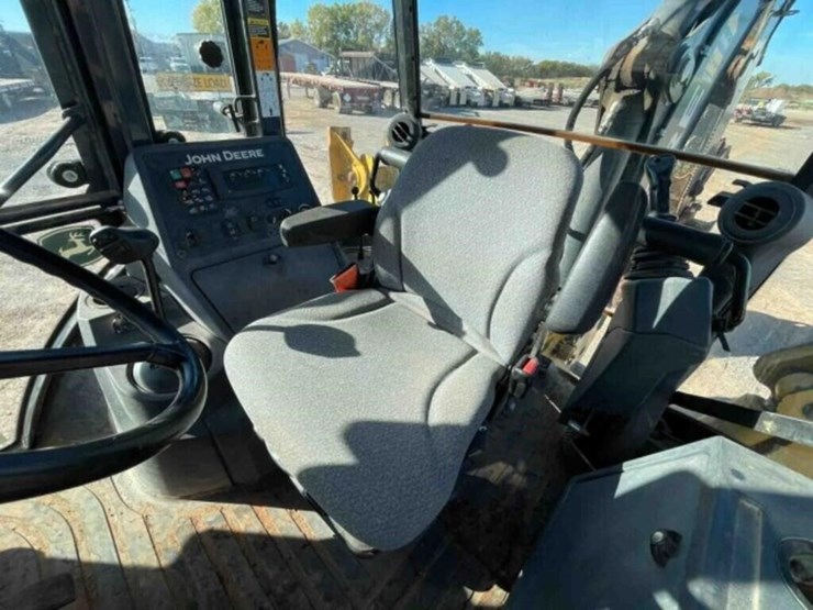 2015-deere-310sl-image-27