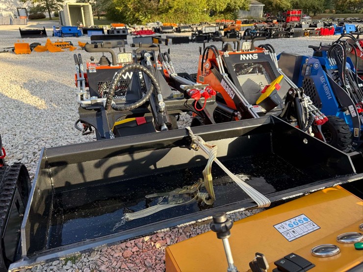 skid-steer-loader-image-3