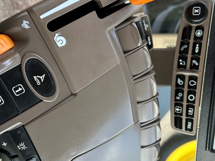 2014-john-deere-8270r-image-50