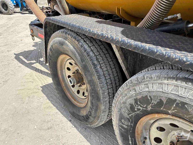 2013-vermeer-v800g-t/a-towable-vacuum-trailer-image-6