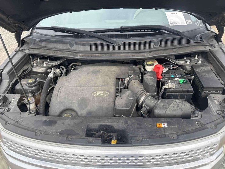 2015-ford-explorer-image-34