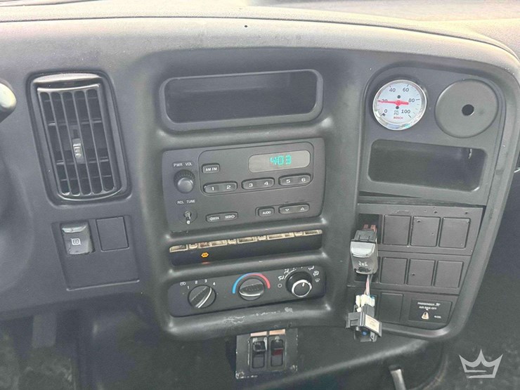 2005-chevrolet-c4500-altec-bucket-truck-image-13