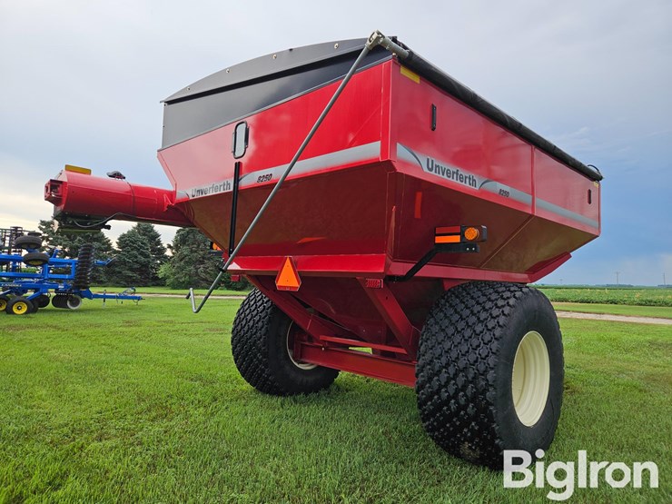 2015-unverferth-8250-image-5