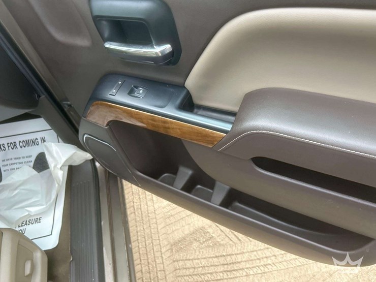 2014-chevrolet-silverado-4x4-crew-cab-pickup-truck-image-17