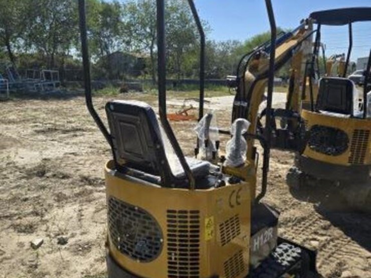 cfg-mini-excavator-h12r-image-4