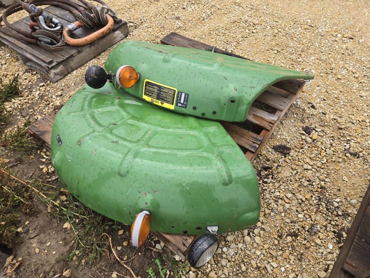 #5937-•-john-deere-tractor-fenders-image-4