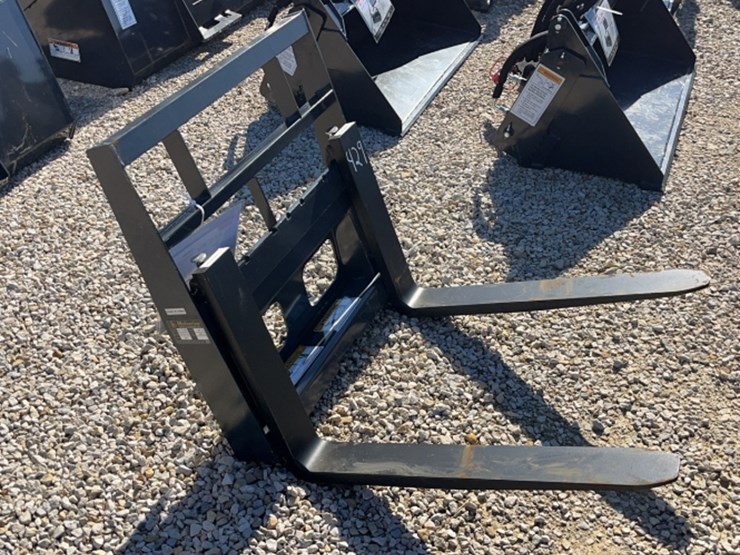 wolverine-mini-skid-steer-forks-image-1