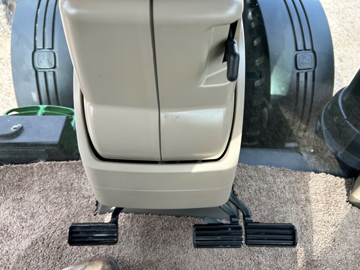 2014-john-deere-8270r-image-42