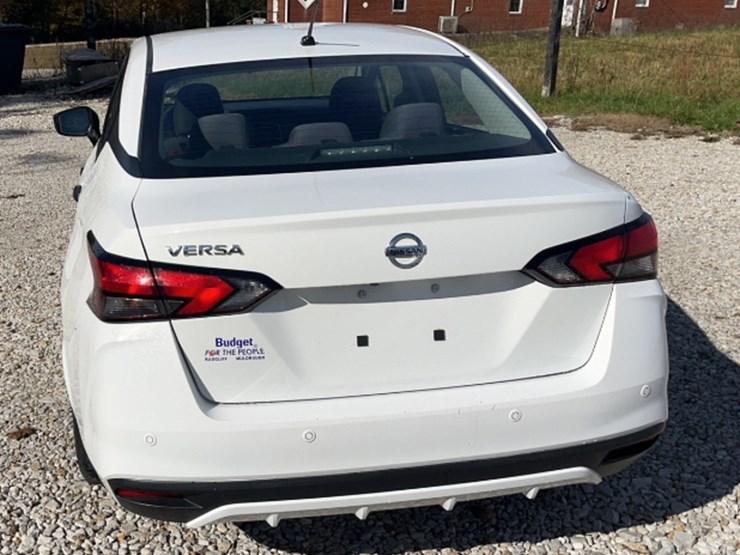 2021-nissan-versa-image-4