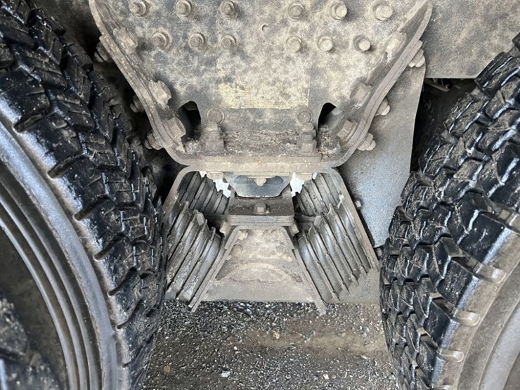 2009-international-7600-image-19