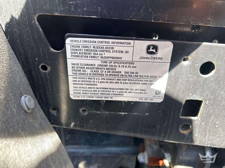 2021-john-deere-gator-image-14