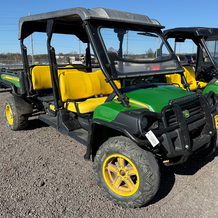 JOHN DEERE GATOR