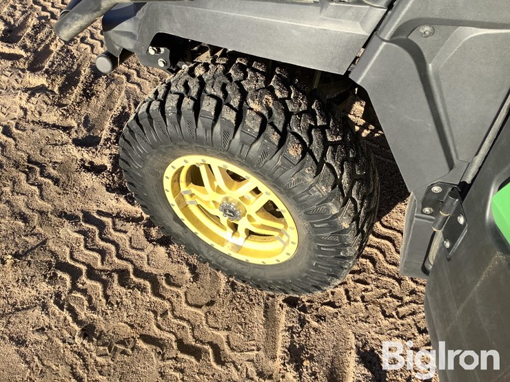 2023-john-deere-gator-image-18