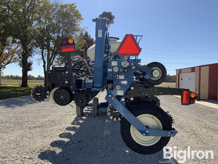 2023-kinze-3605-image-6