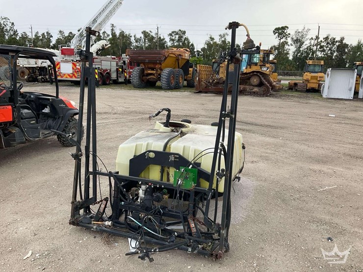 john-deere-hd300-sprayer-attachment-image-3