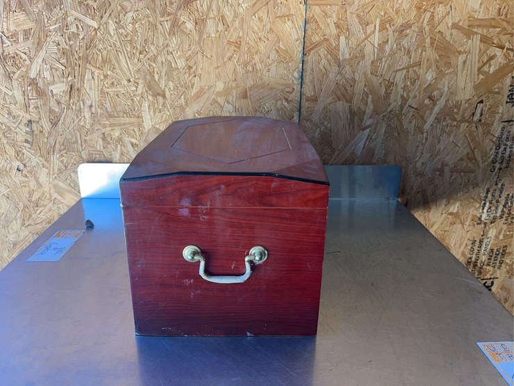 wood-cigar-box-with-tray-image-7