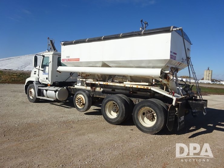 2004-mack-vision-dry-tender-truck-(pz14165,-unit-17539)-image-32