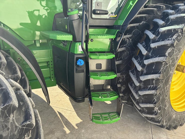 2024-john-deere-8r-410-image-36