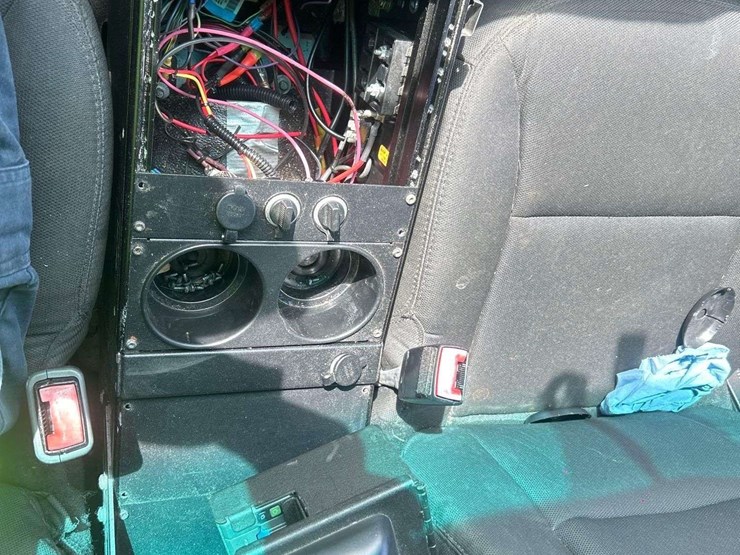 2017-ford-explorer-image-13