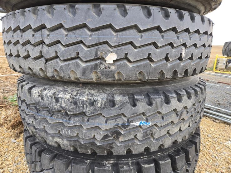 #5922-•-(5)-12.00-r-24-tires-&-rims-image-3