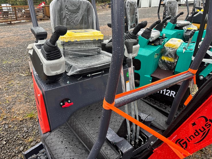 #6-•-cfg-industrial-mx15rx-mini-excavator-image-3