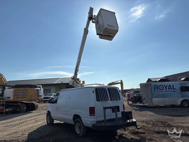 2008-ford-e350-image-12