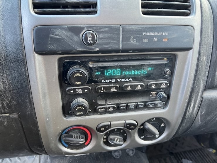 2011-chevrolet-colorado-lt-image-24