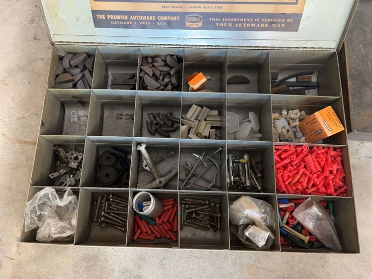 screw-cabinet,-electrical-assortment,-wood-keys-image-2