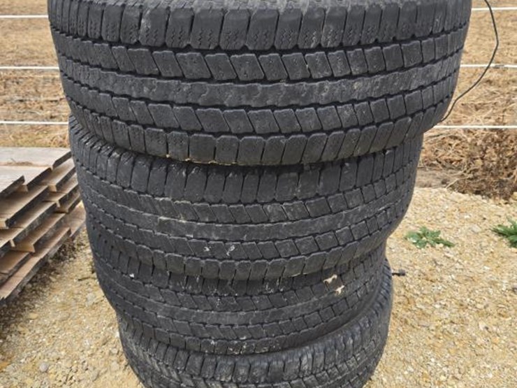 #5955-•-(4)-goodyear-wrangler-sr-a-lt265/60r20-tires-image-1