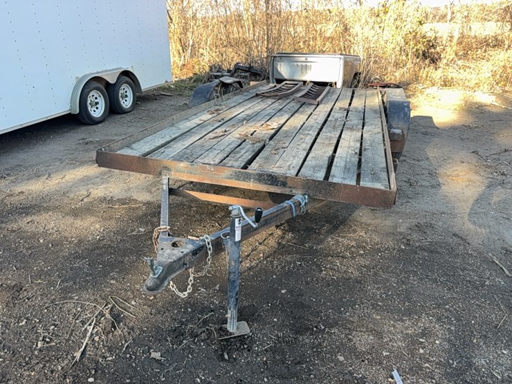 81”x-16'-tandem-axle-trailer-w/-pocket-slide-ramps-(bent),-2”-ball-image-2