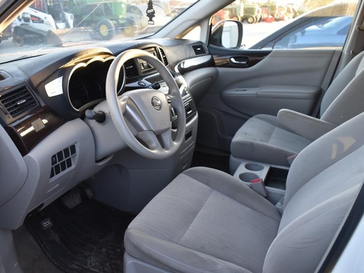 2011-nissan-quest-image-5