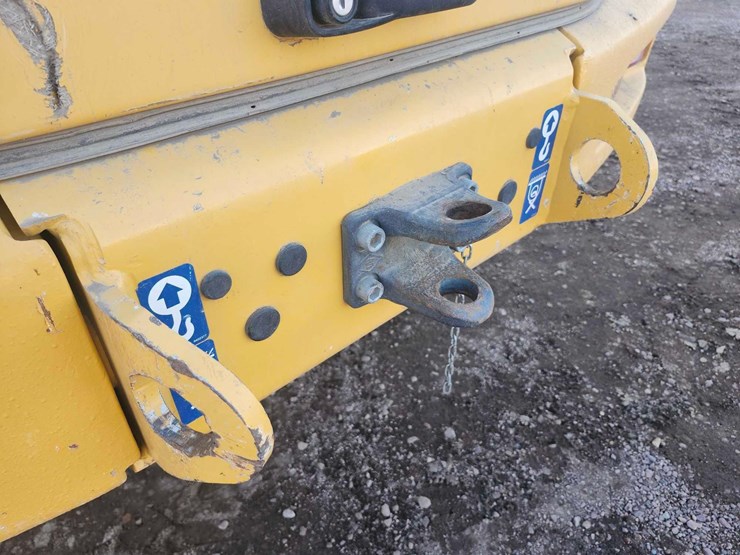 john-deere-324-image-25