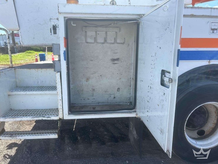 2006-international-durastar-4300-image-38