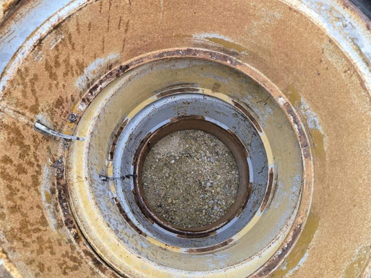 #5922-•-(5)-12.00-r-24-tires-&-rims-image-6