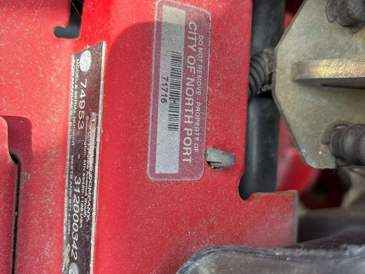 toro-zero-turn-lawn-mower-image-9