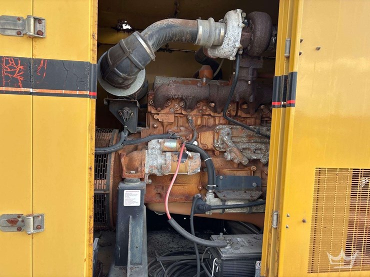 1997-generac-t/a-towable-175kw-diesel-generator-image-10