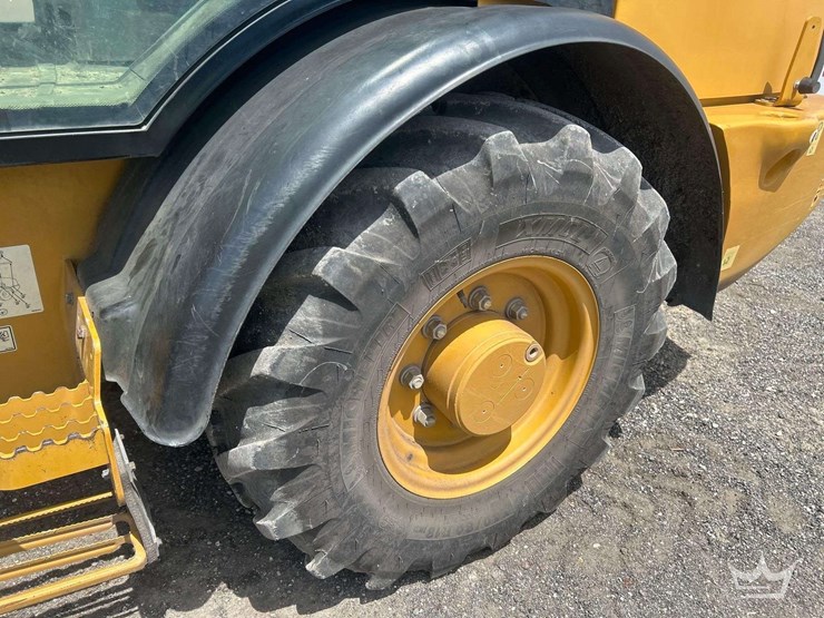 2022-caterpillar-906m-image-24