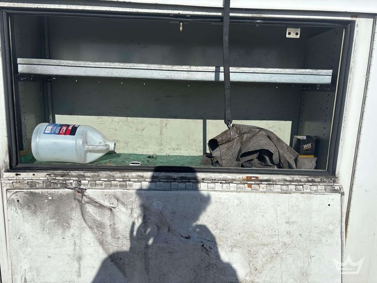 2015-chevrolet-silverado-3500hd-image-19