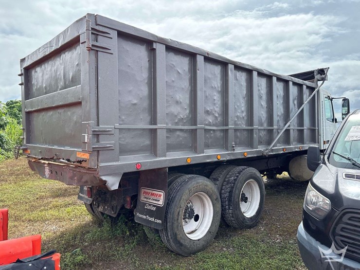 1998-volvo-vn-image-19