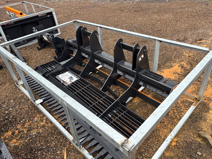 #96-•-wolverine-skid-steer-leveler-image-1