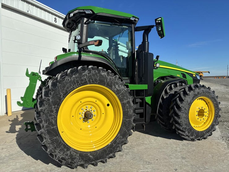 2024-john-deere-8r-410-image-4