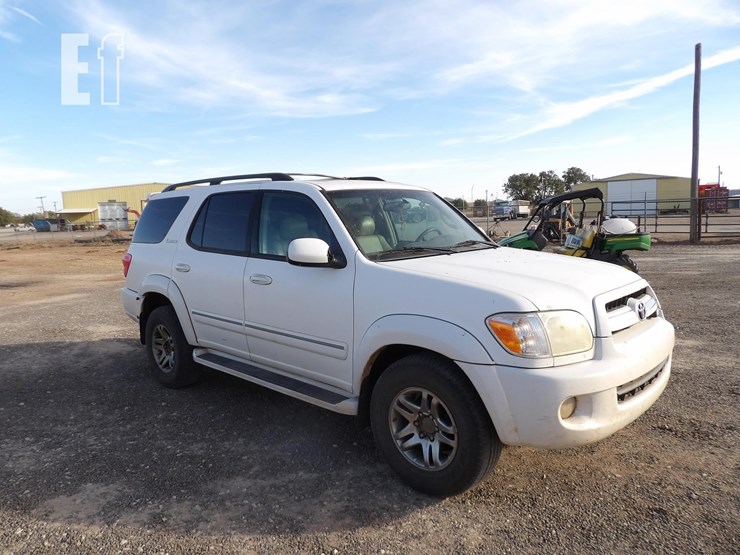 2005-toyota-sequoia-limited-image-1