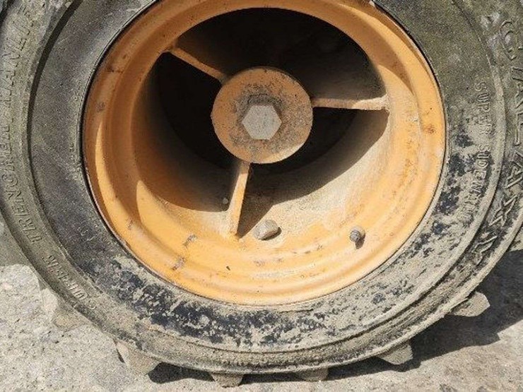 case-maxi-sneaker-image-8