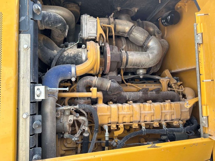 2015-deere-544k-image-8