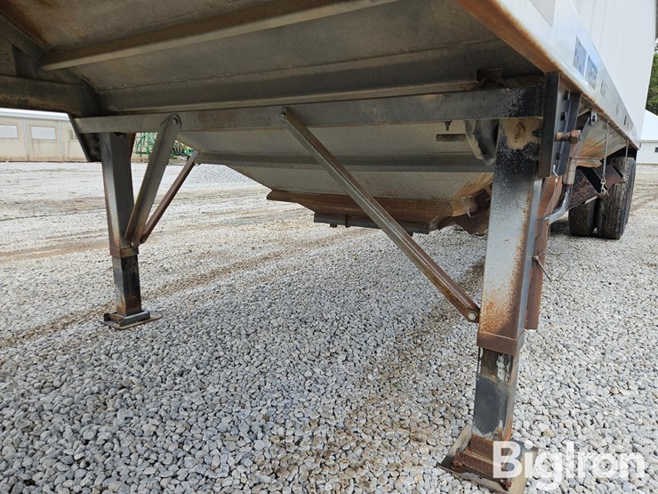2004-independent-hawk-master-3402-sg-t/a-grain-trailer-image-11