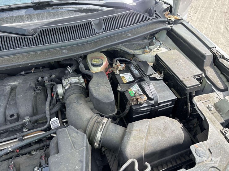 2017-ford-explorer-image-10